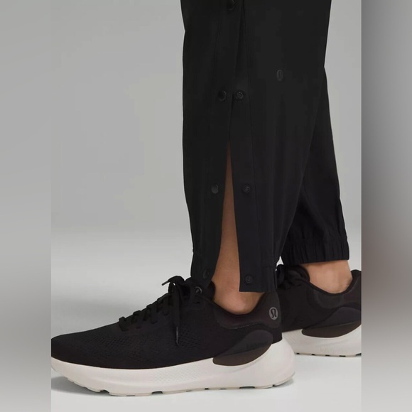 lululemon black jogger track pants NWT - Picture 12 of 15